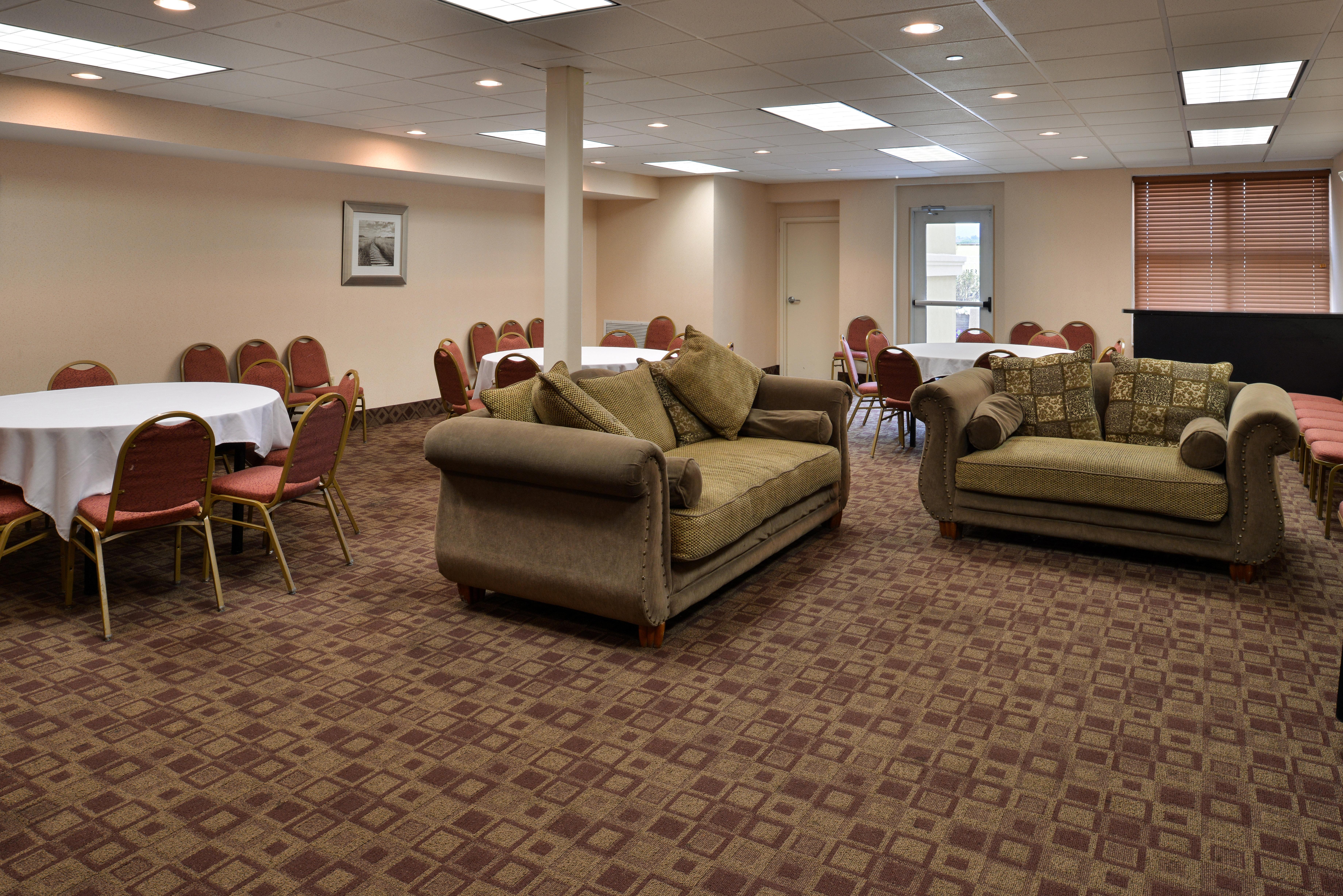 Holiday Inn Martinsburg By Ihg Exteriör bild